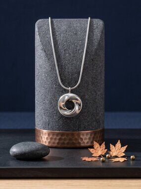 18K White Gold Plated Stainless Steel Minimalist Twisted O Pendant Necklace 18"